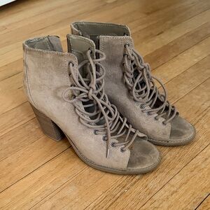Mossimo Supply Co. Taupe Lace-Up Boots